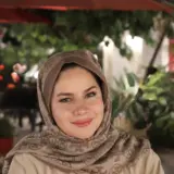 نفیسه شایسته
